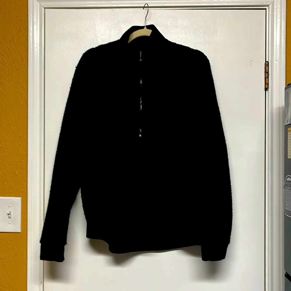 Black Lululemon men’s sweater